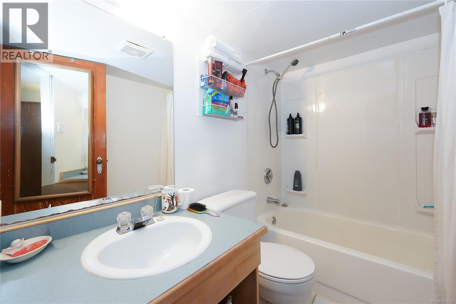 864 SELKIRK AVE - 30