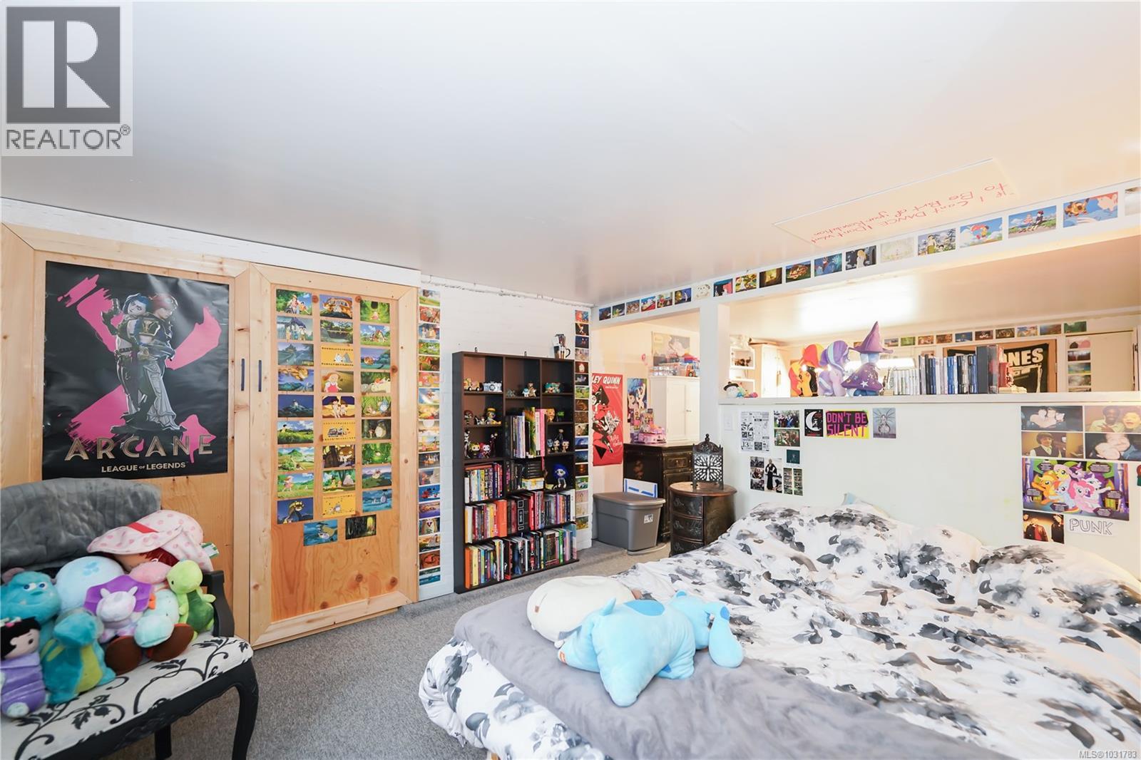 864 SELKIRK AVE - 34