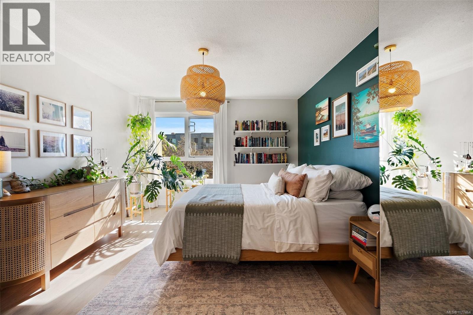 301 1024 Fairfield Road, Victoria