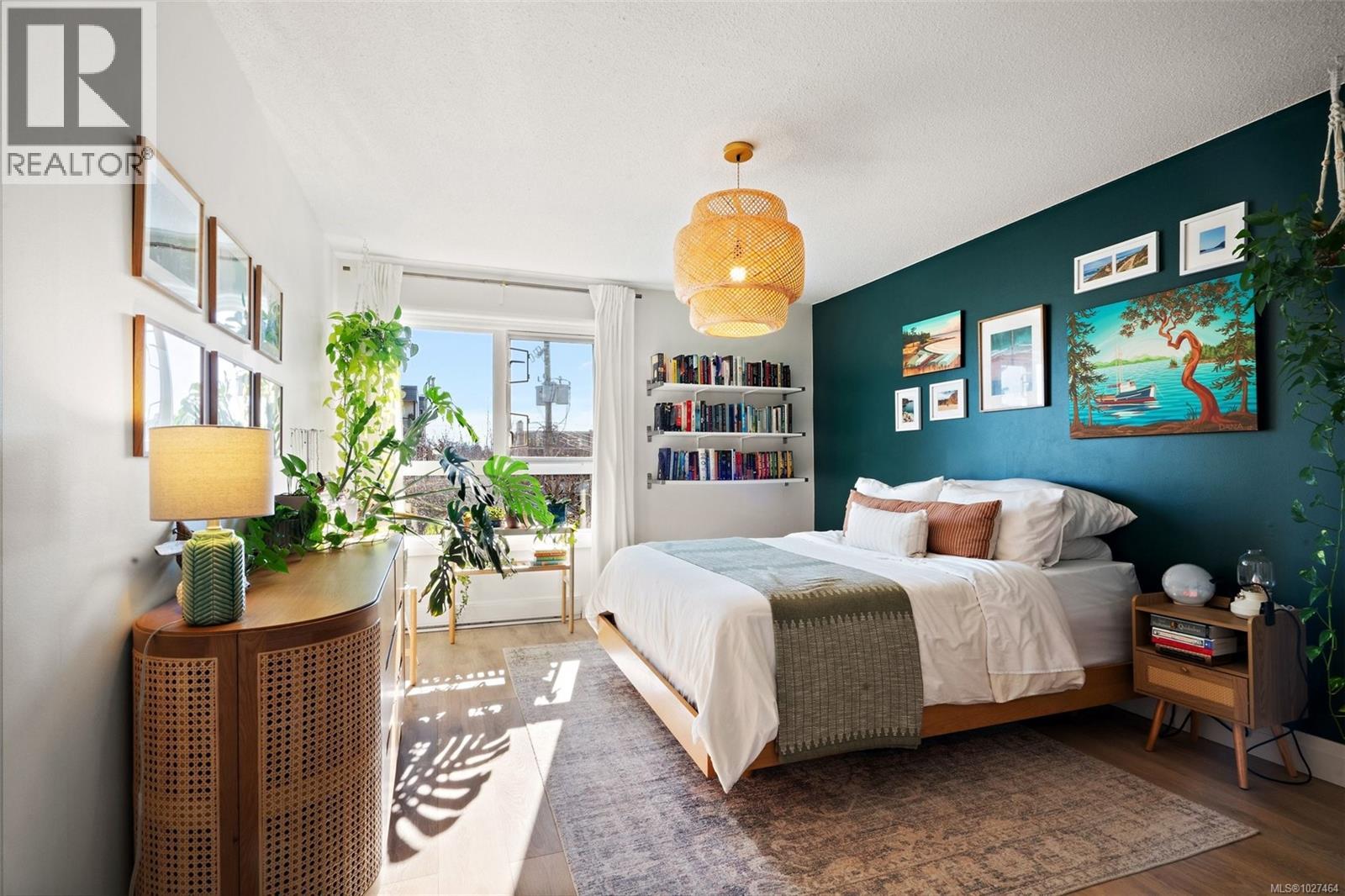 301 1024 Fairfield Road, Victoria