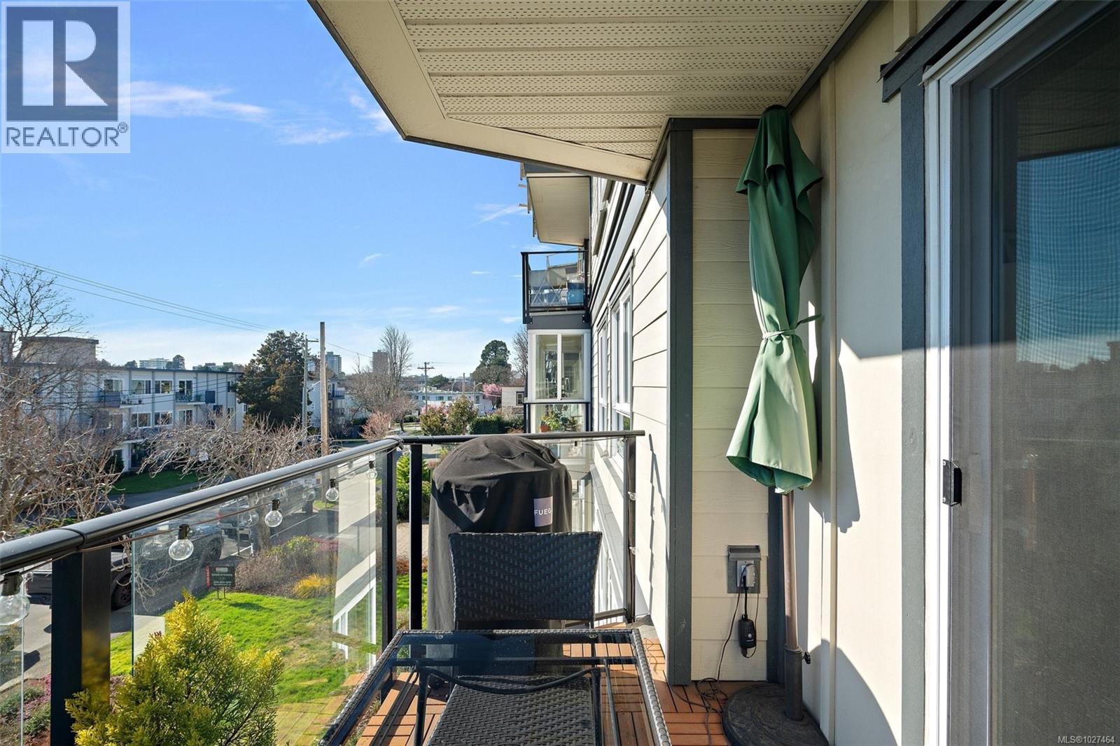 301 1024 Fairfield Road, Victoria