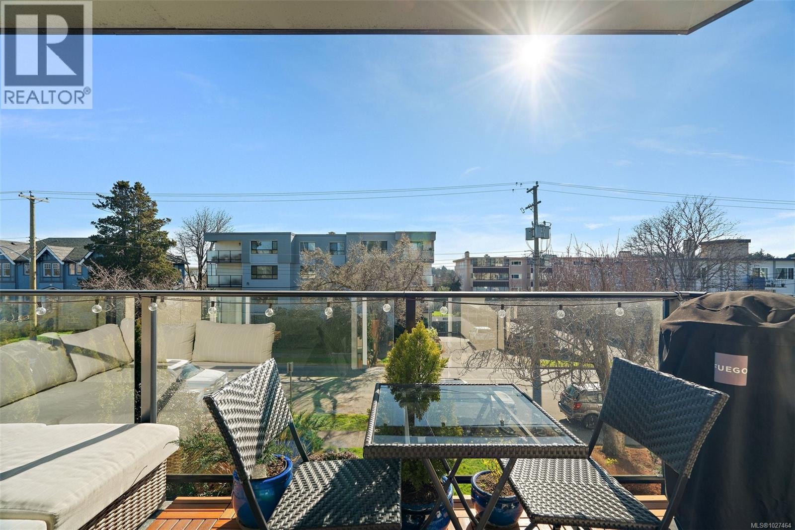 301 1024 Fairfield Road, Victoria