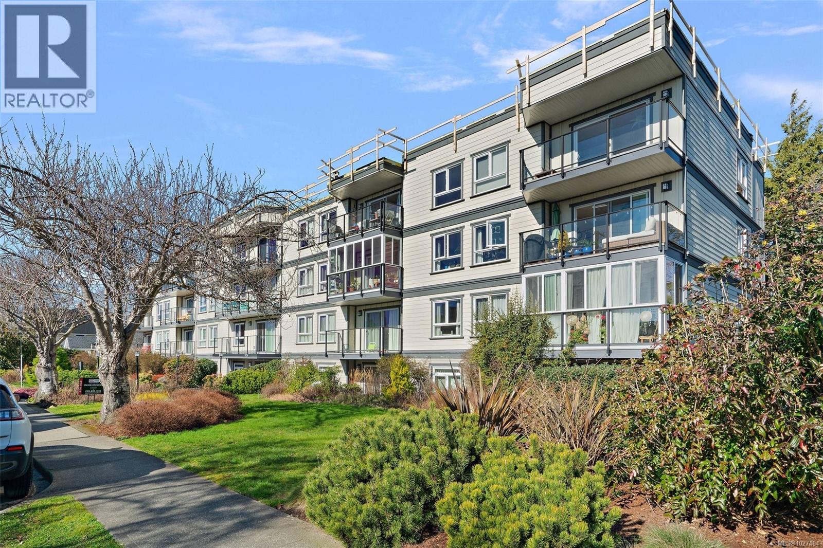 301 1024 Fairfield Road, Victoria