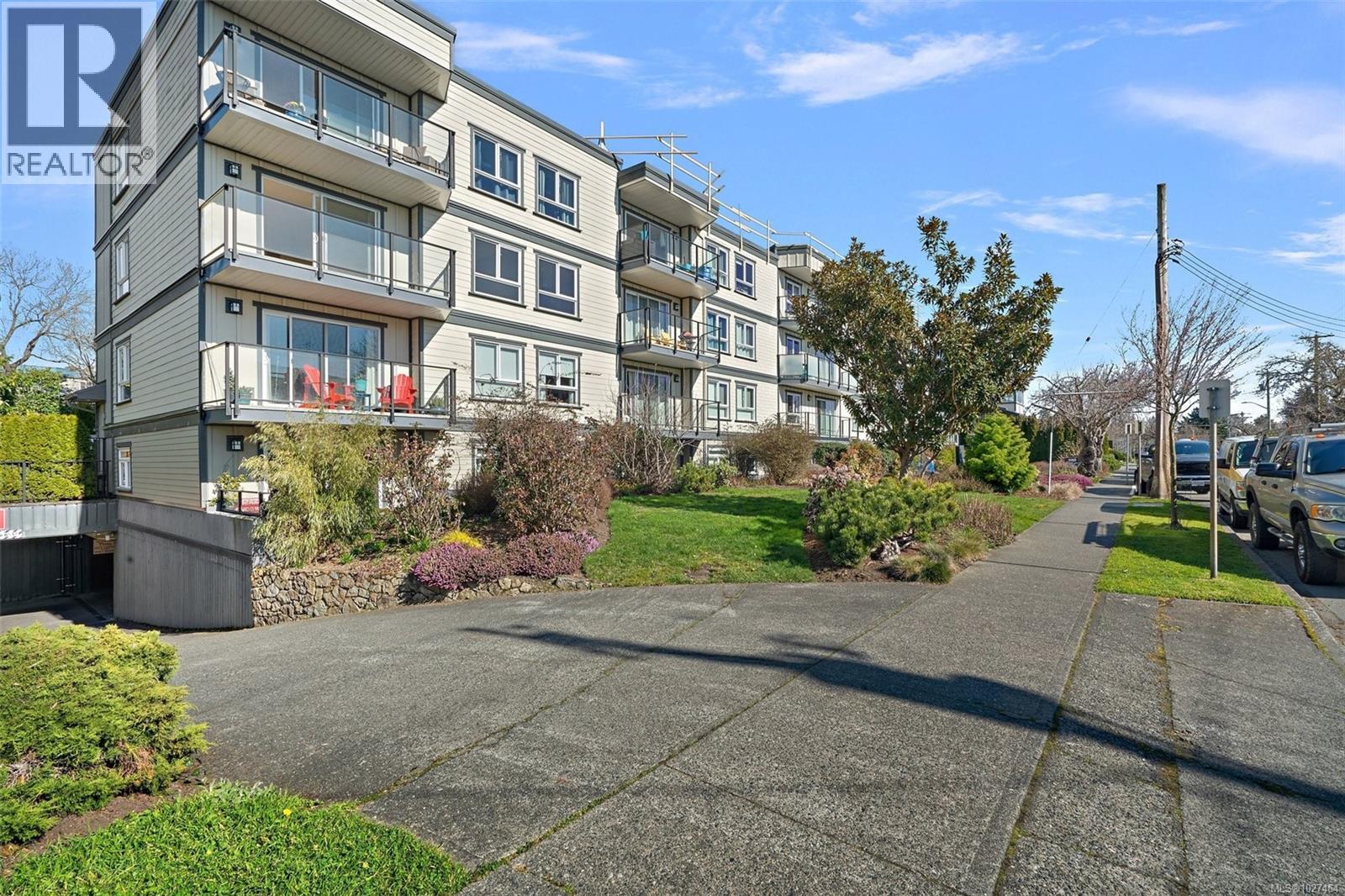 301 1024 Fairfield Road, Victoria