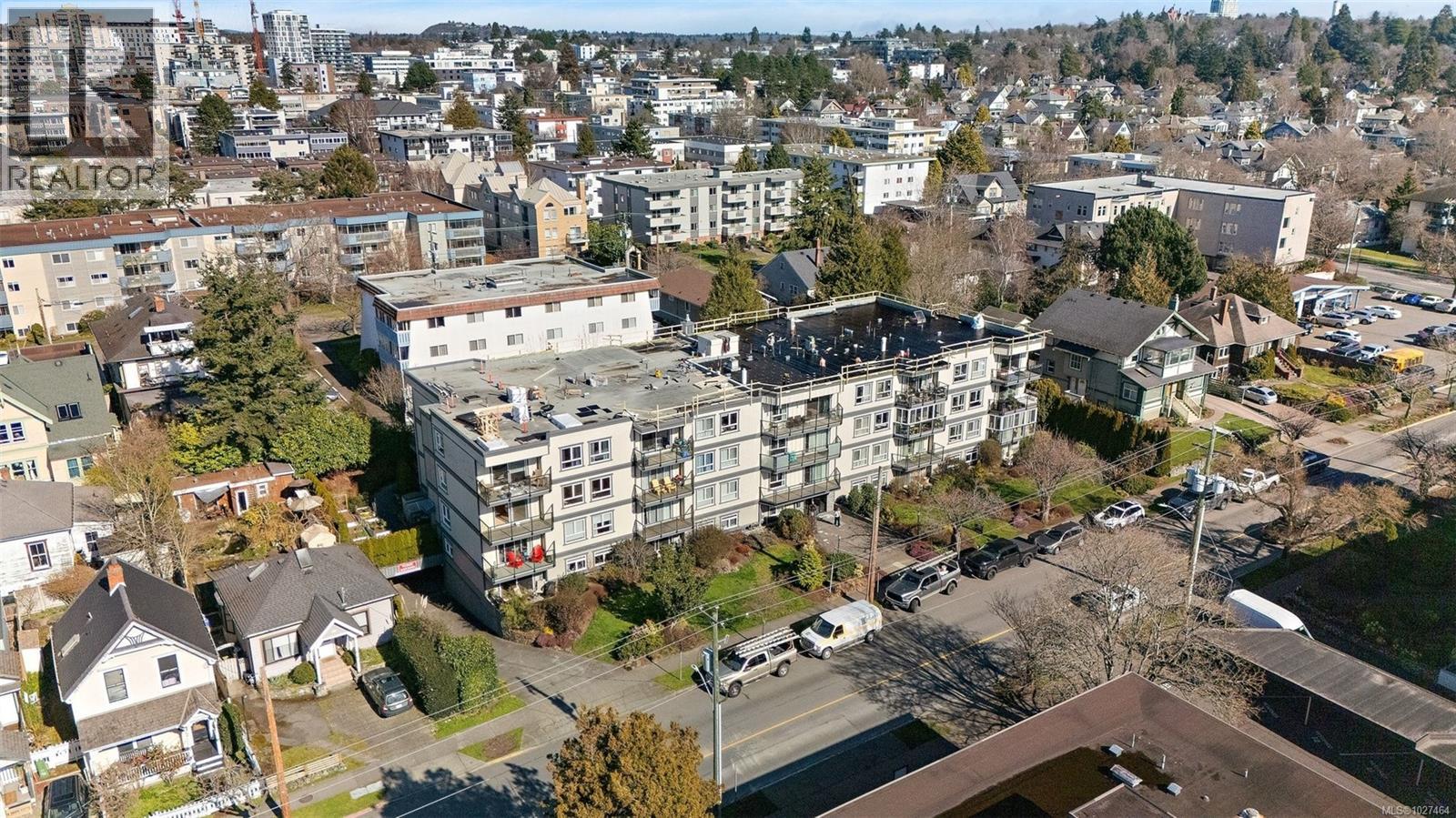 301 1024 Fairfield Road, Victoria