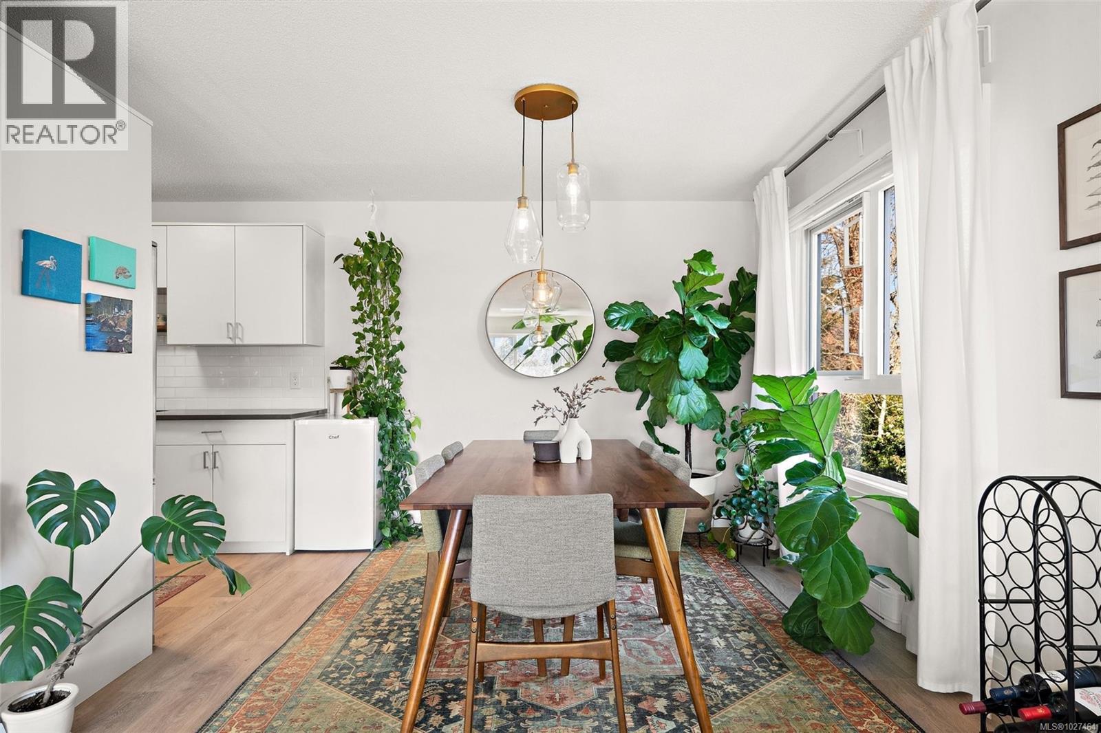 301 1024 Fairfield Road, Victoria