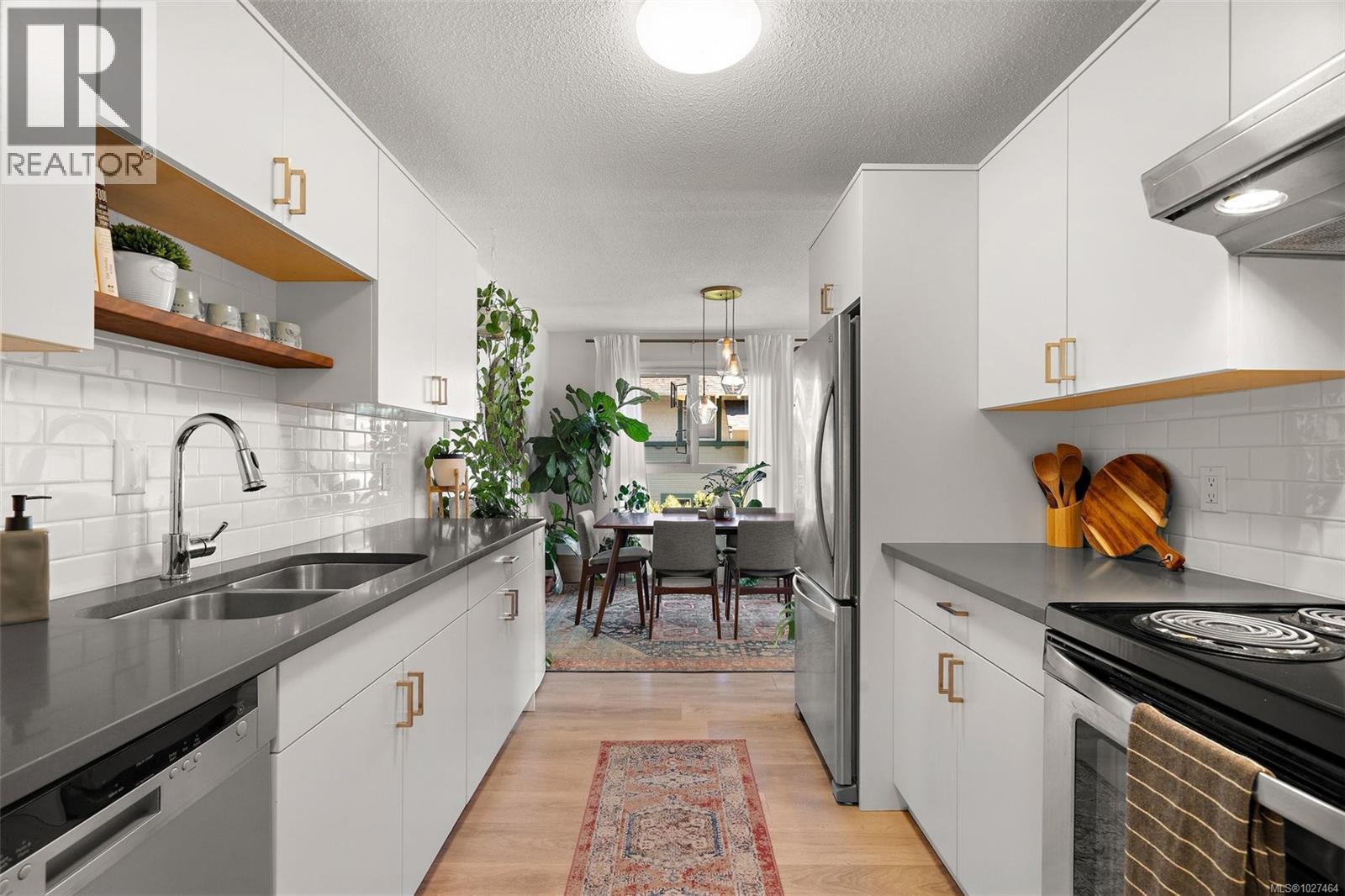 301 1024 Fairfield Road, Victoria