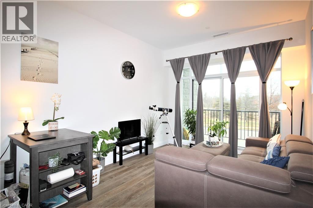 #135 1 REDFERN AVENUE - 10