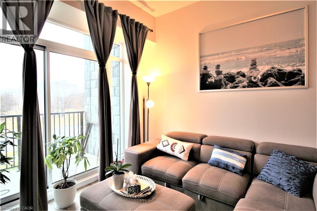 #135 1 REDFERN AVENUE - 11
