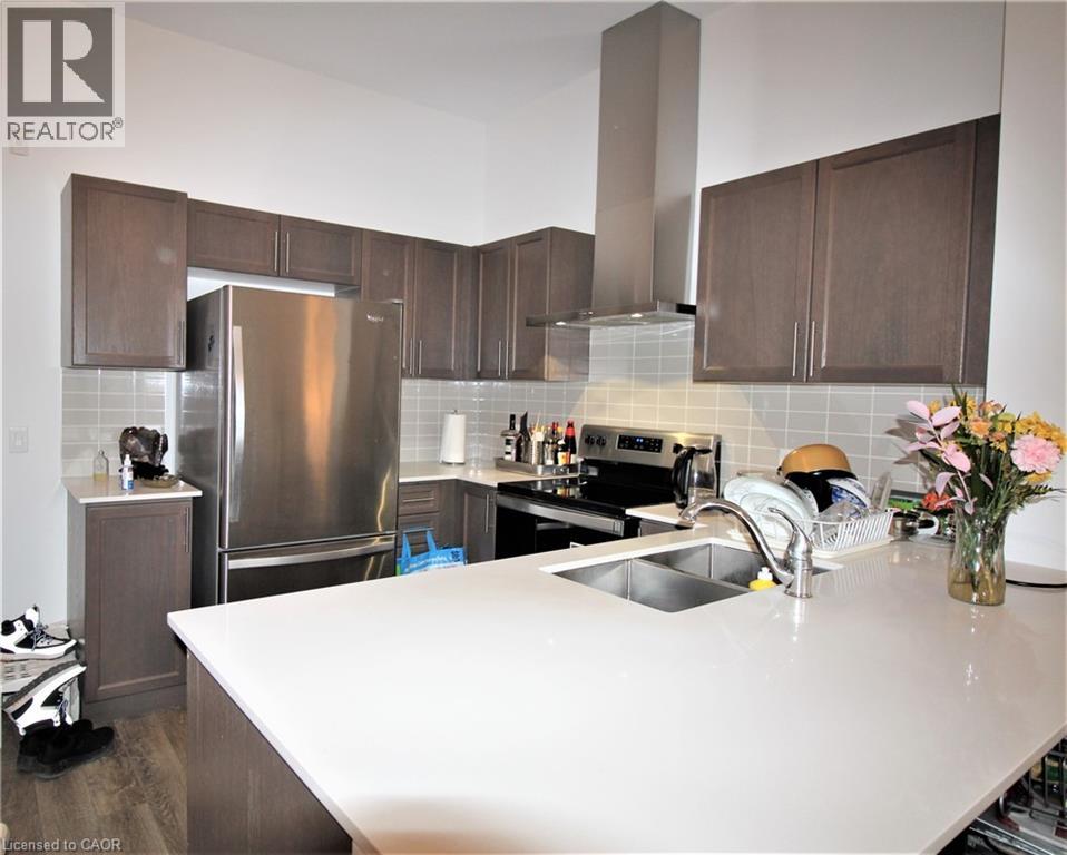 #135 1 REDFERN AVENUE - 12