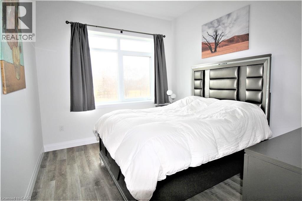 #135 1 REDFERN AVENUE - 14
