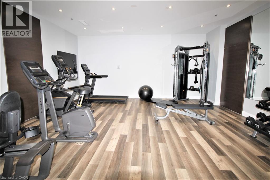 #135 1 REDFERN AVENUE - 19