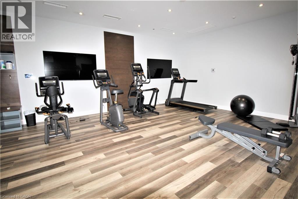 #135 1 REDFERN AVENUE - 20