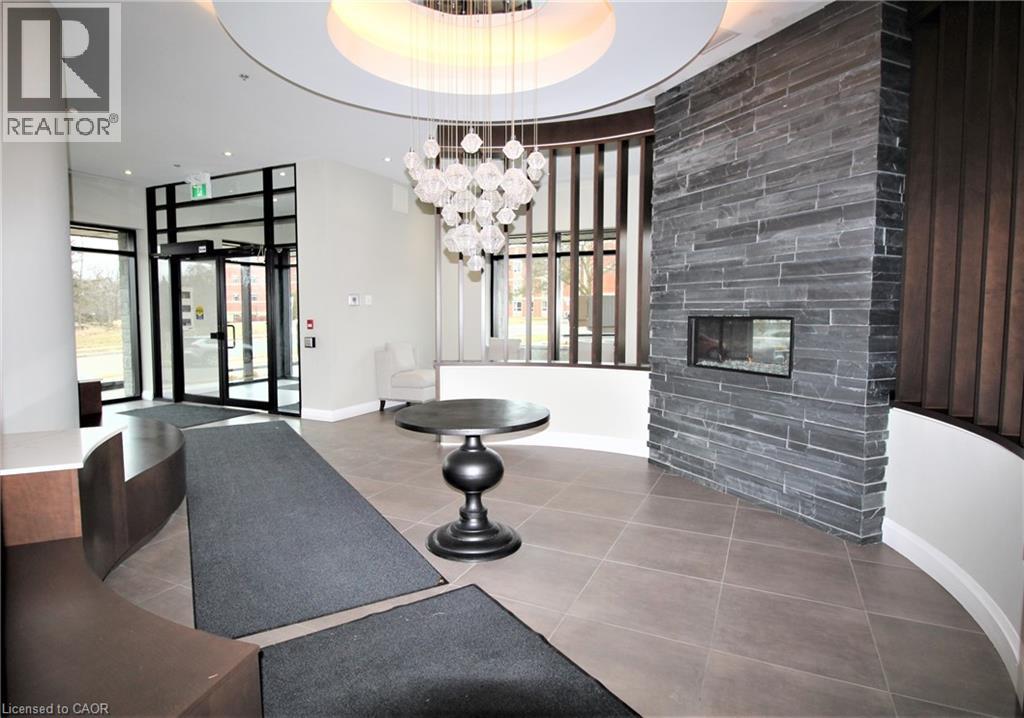 #135 1 REDFERN AVENUE - 21