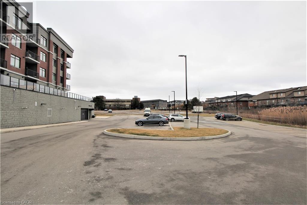 #135 1 REDFERN AVENUE - 26