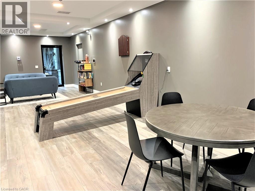 #135 1 REDFERN AVENUE - 6