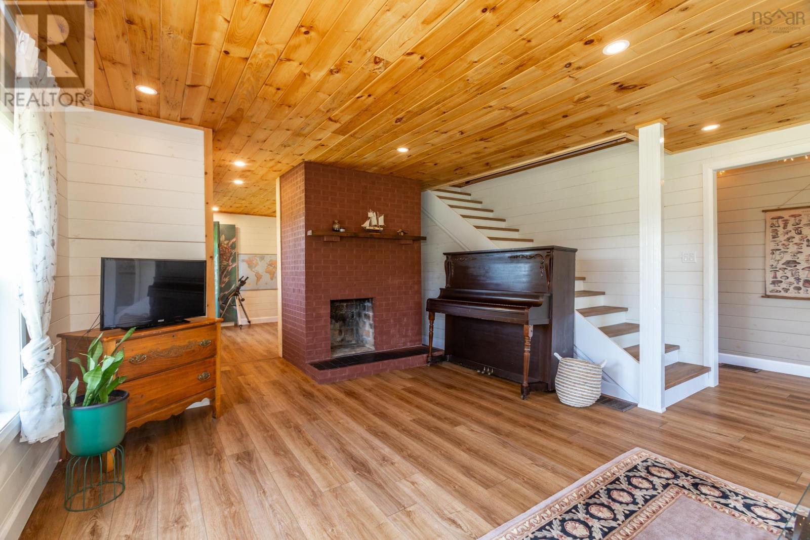 Property 24 of 50 of 1242 Highway 201