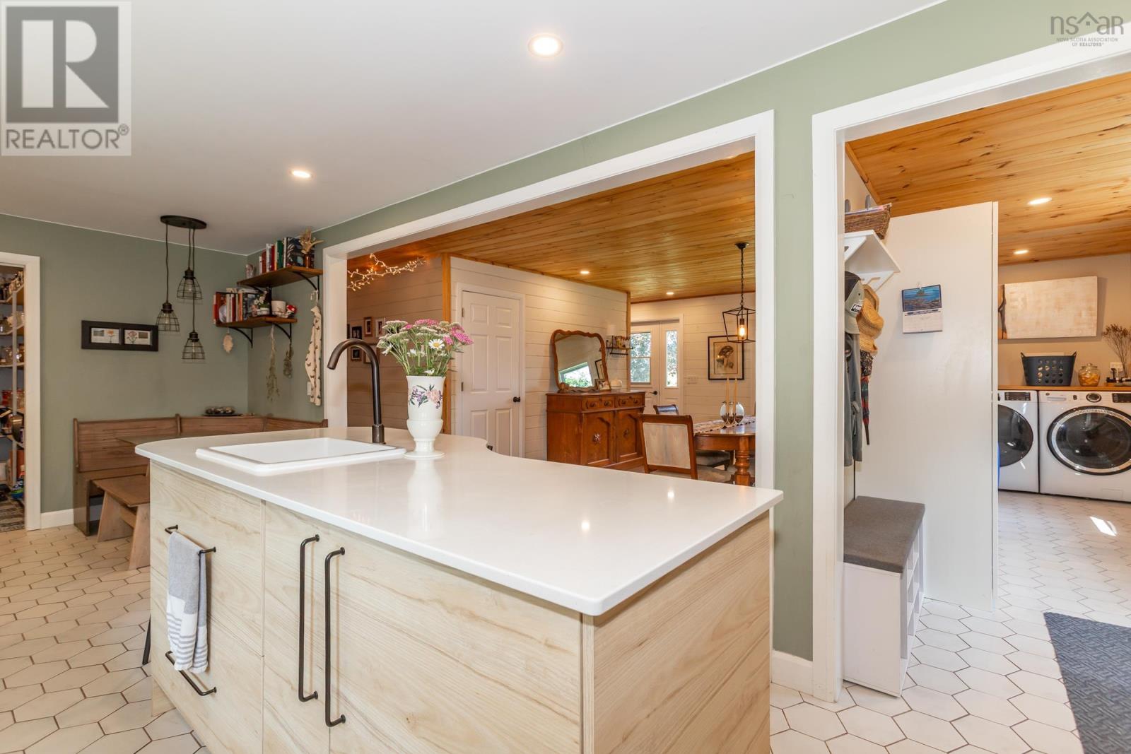 Property 8 of 50 of 1242 Highway 201