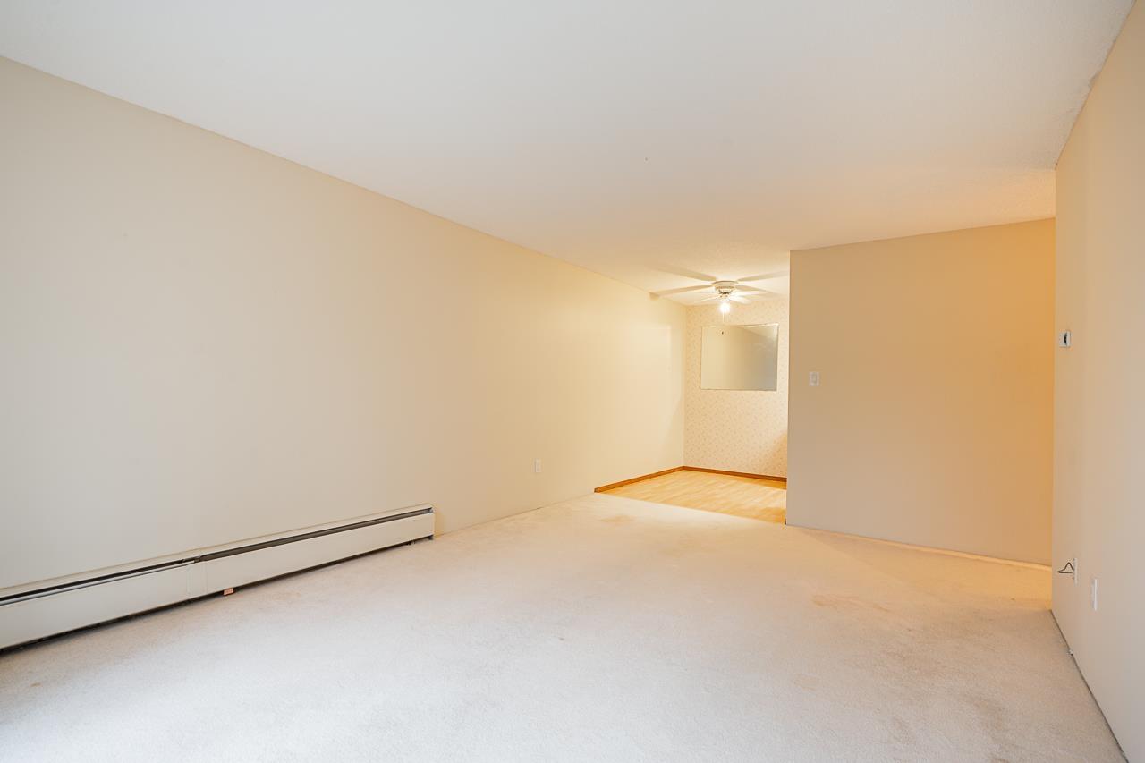 208 15020 NORTH BLUFF ROAD, White Rock