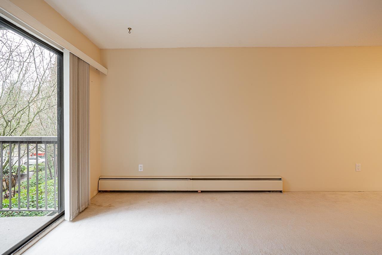 208 15020 NORTH BLUFF ROAD, White Rock