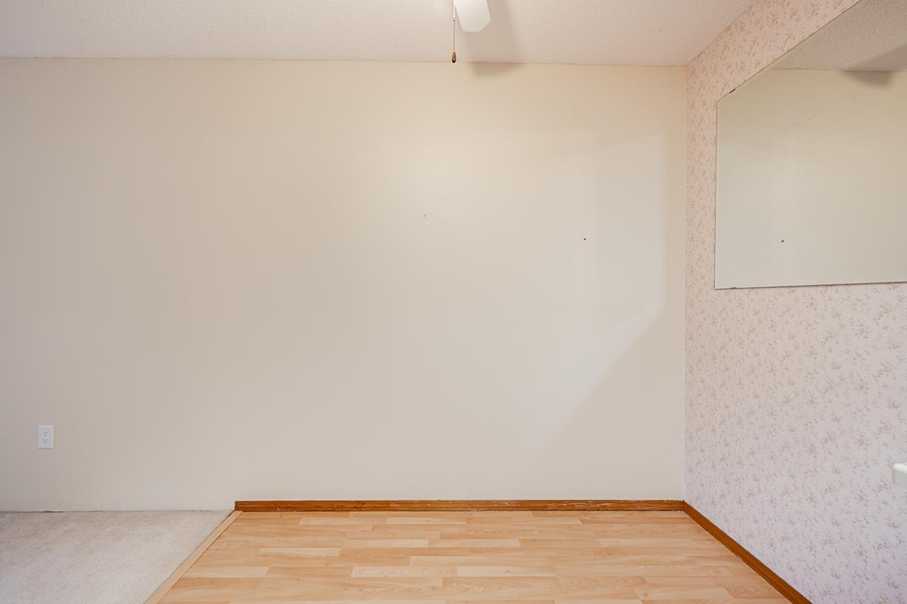 208 15020 NORTH BLUFF ROAD, White Rock