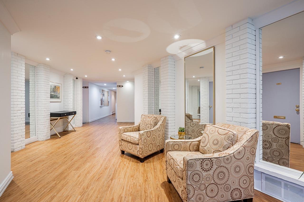 208 15020 NORTH BLUFF ROAD, White Rock