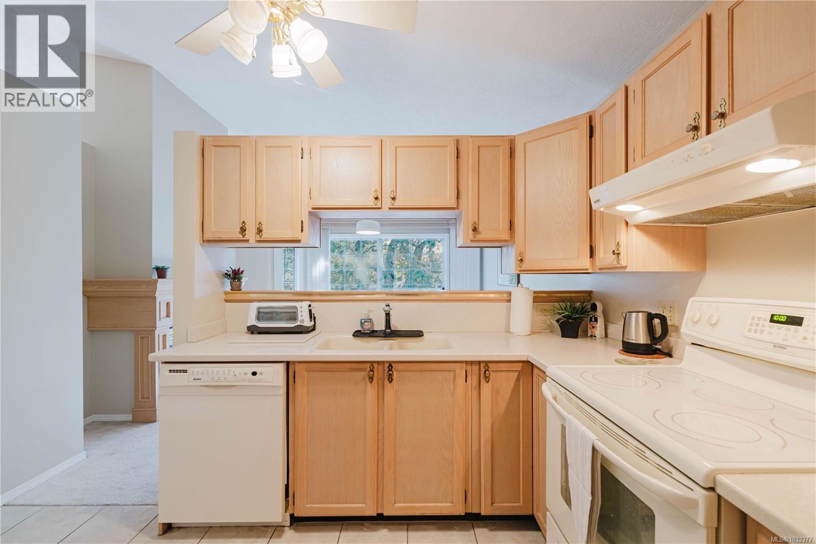 4 901 Kentwood Lane, Saanich