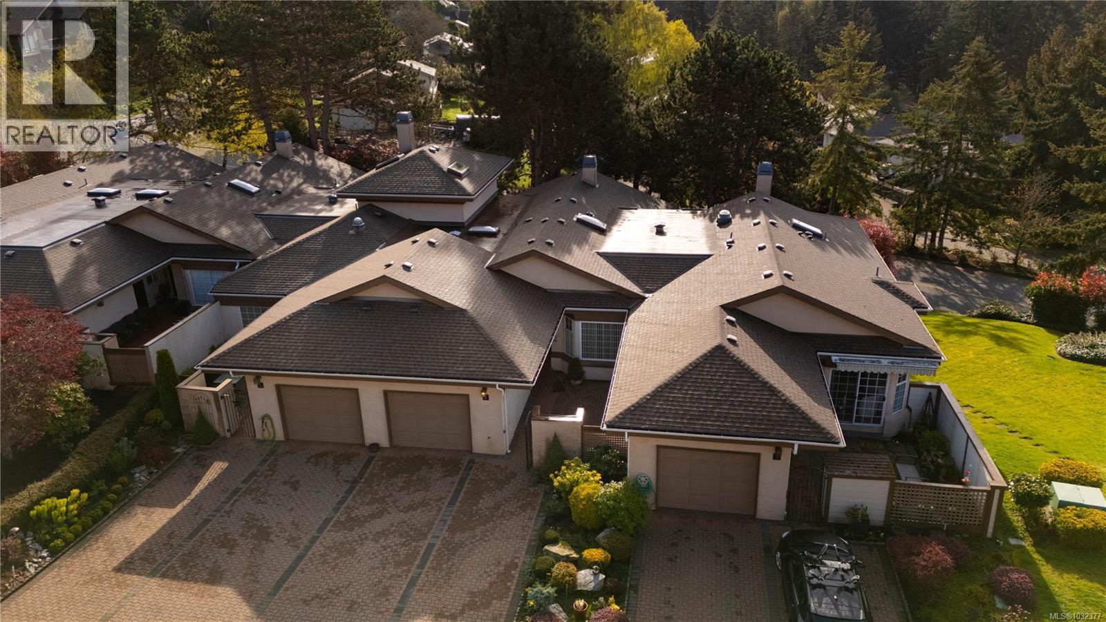 4 901 Kentwood Lane, Saanich