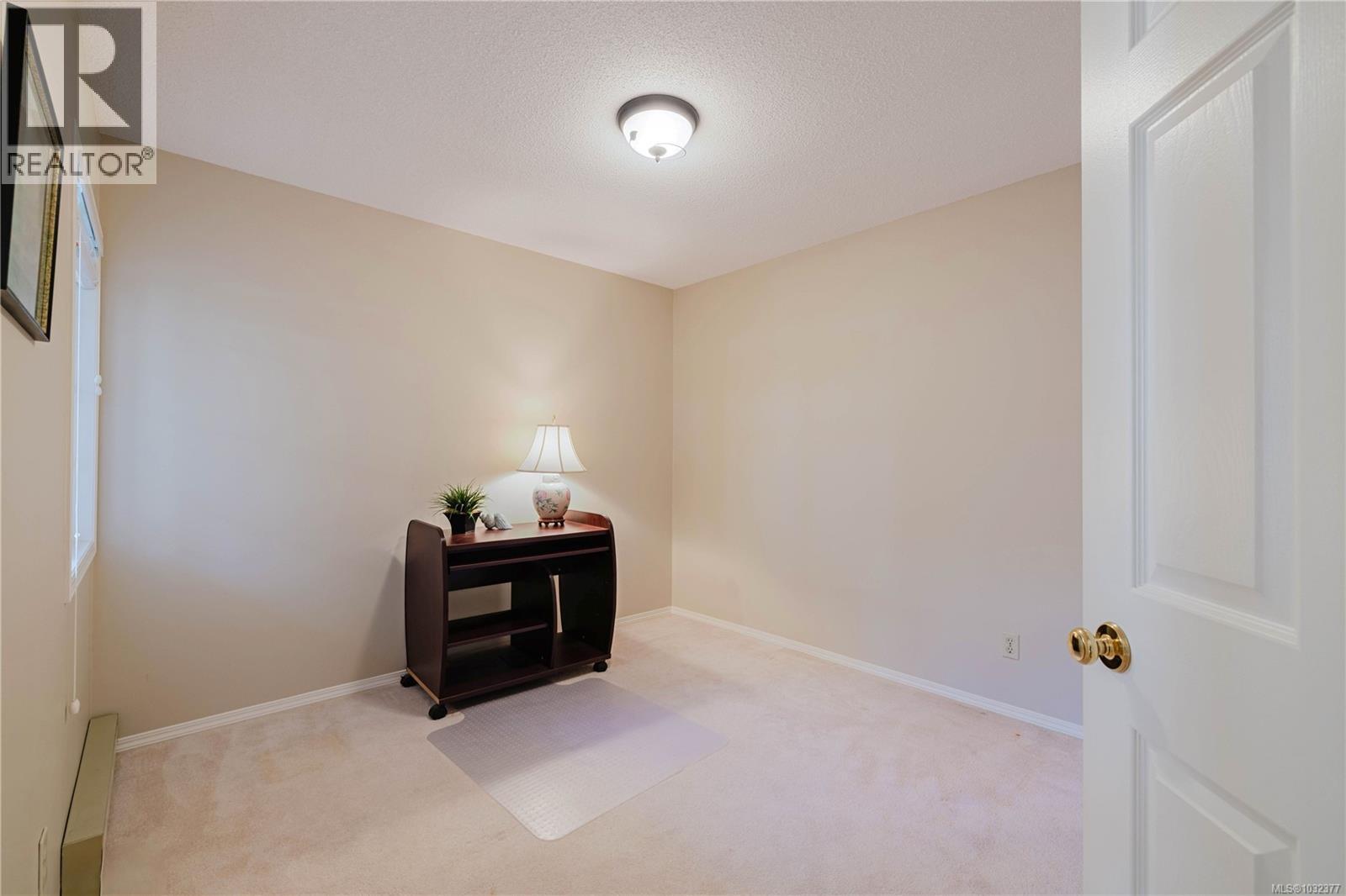 4 901 Kentwood Lane, Saanich