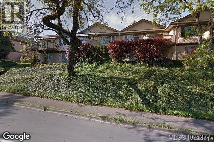 4 901 Kentwood Lane, Saanich