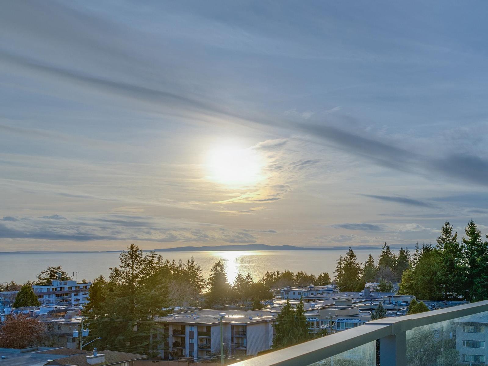 604 1501 FOSTER STREET, White Rock