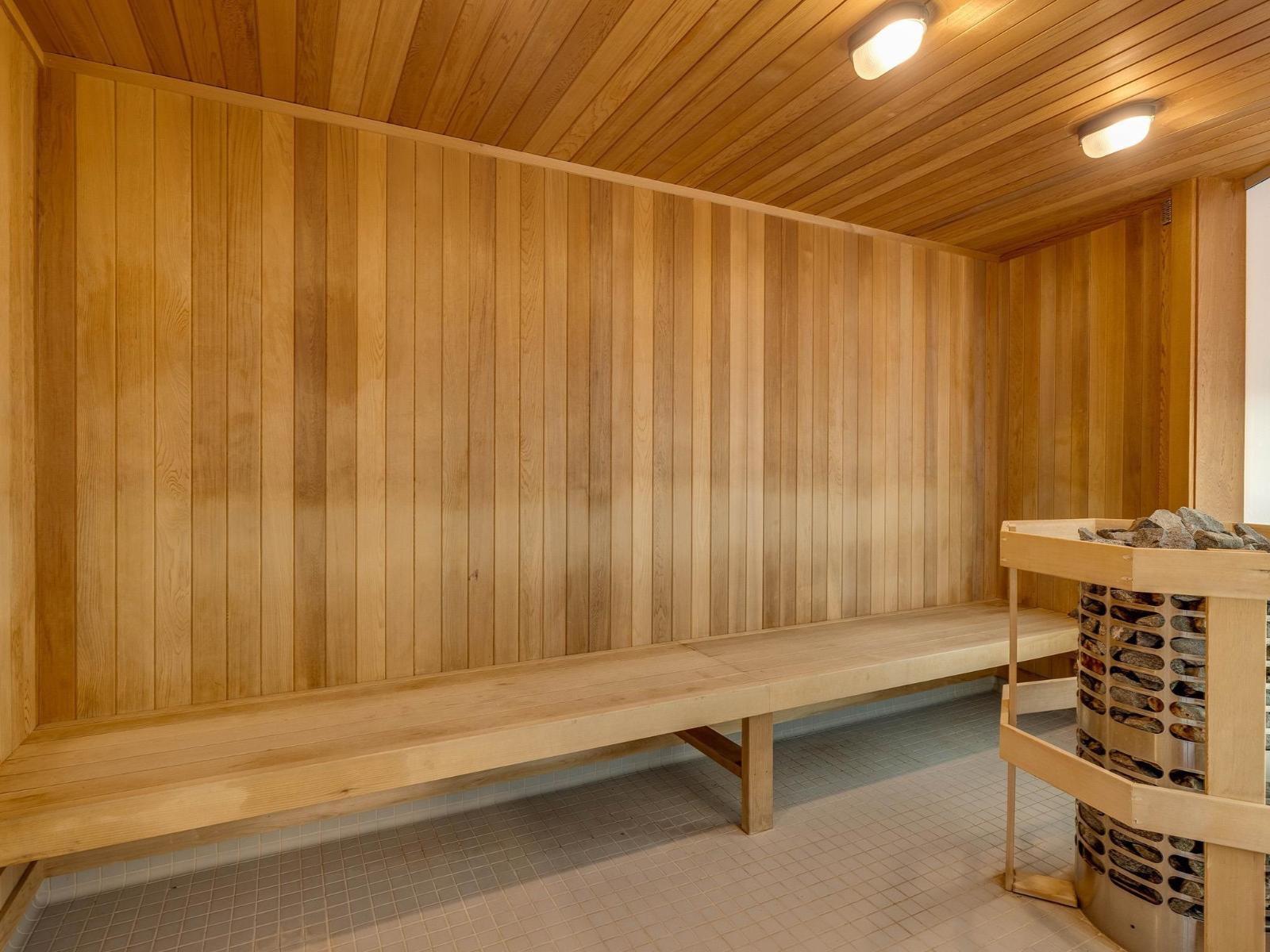 604 1501 FOSTER STREET, White Rock