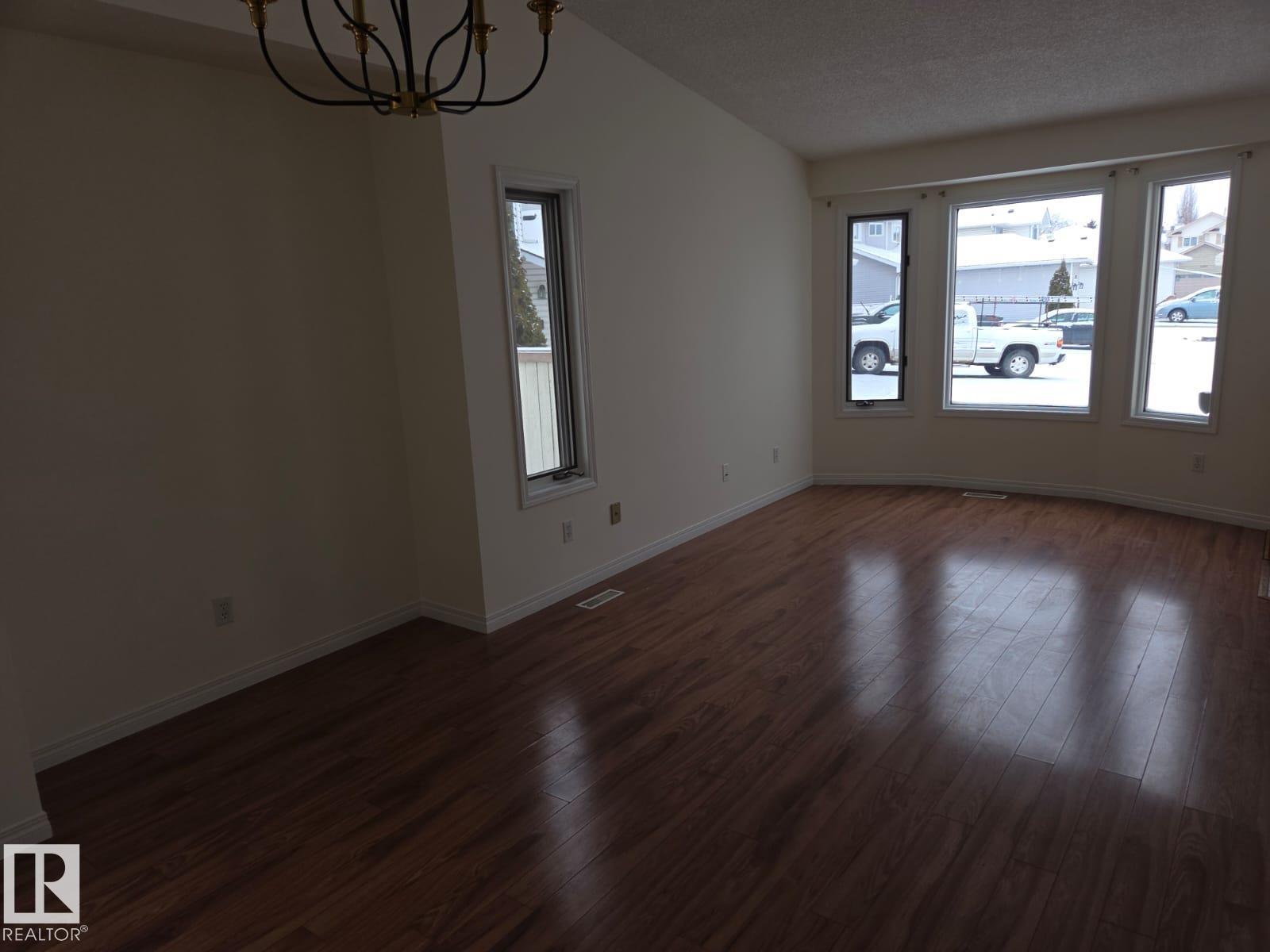 6520 154 AV NW - 7