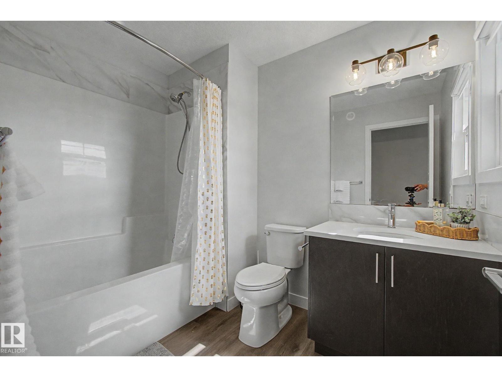 2721 DONAGHEY CR SW, Edmonton