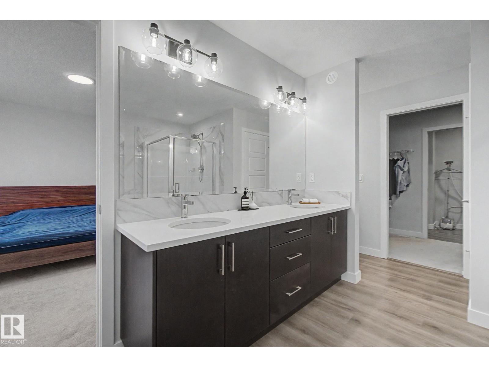 2721 DONAGHEY CR SW, Edmonton