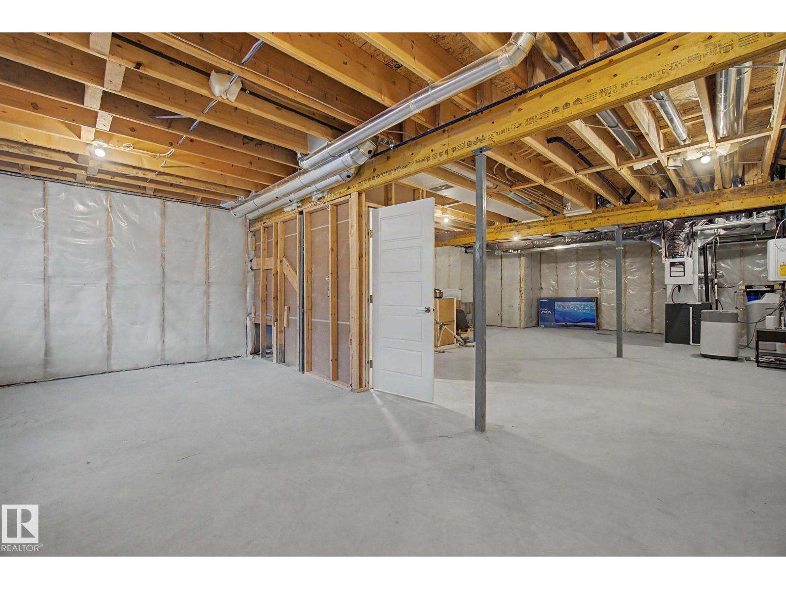 2721 DONAGHEY CR SW, Edmonton