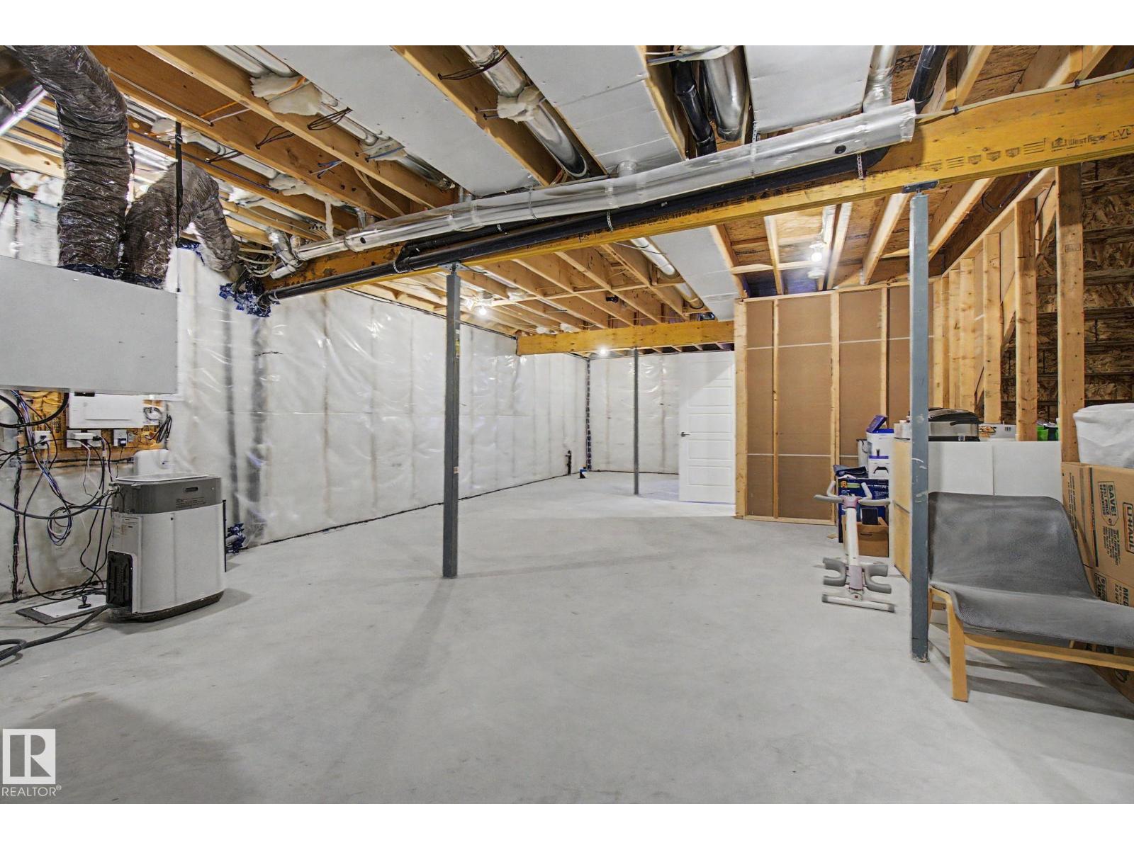 2721 DONAGHEY CR SW, Edmonton