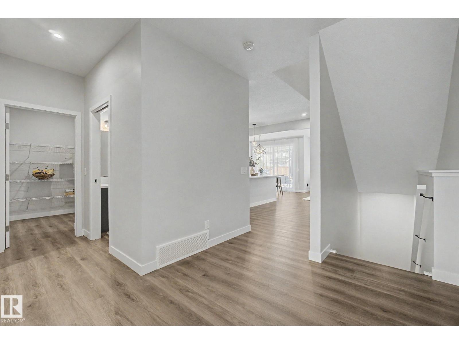 2721 DONAGHEY CR SW, Edmonton