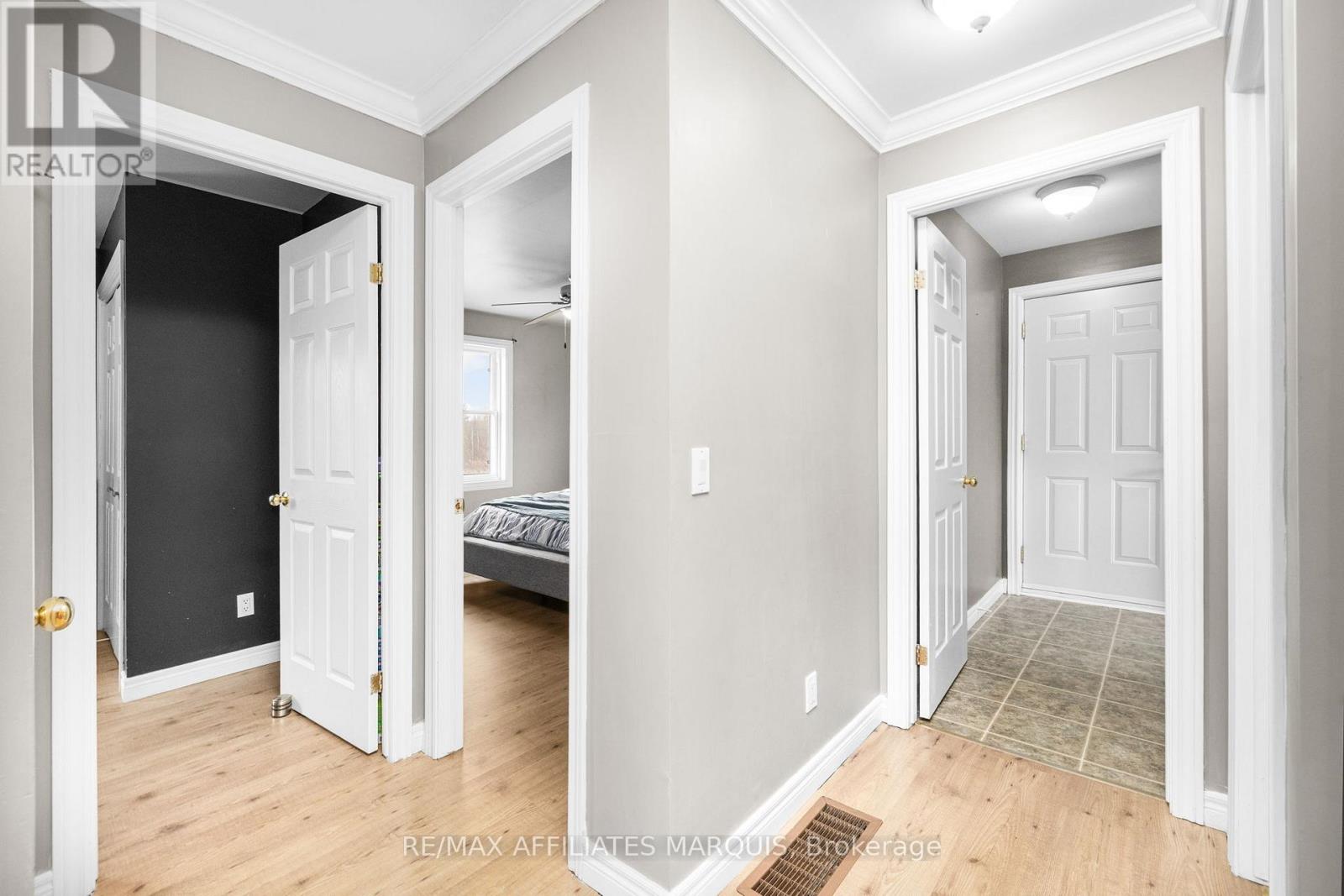 2 CAMPBELL DRIVE — photo 25