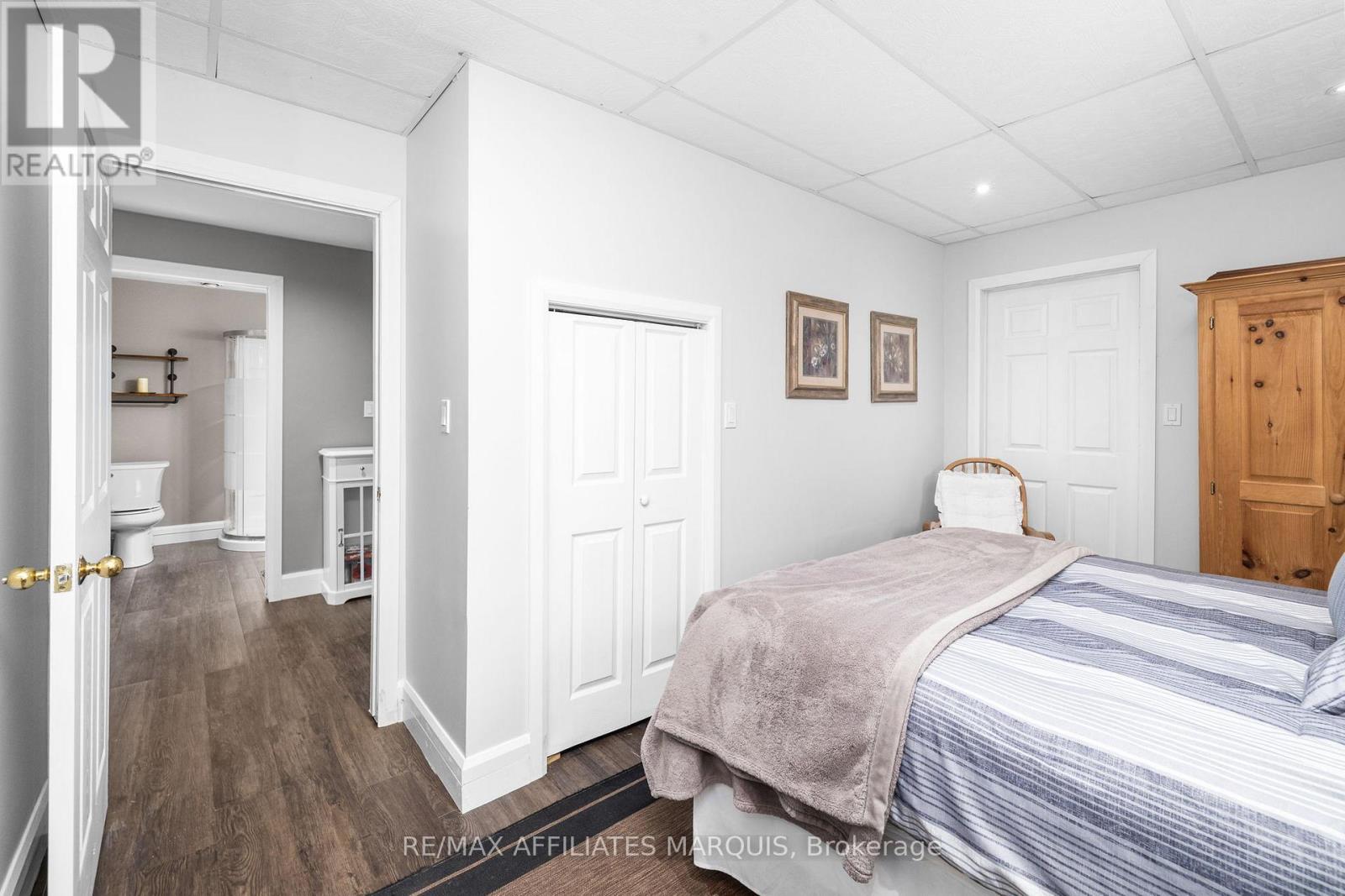 2 CAMPBELL DRIVE — photo 40