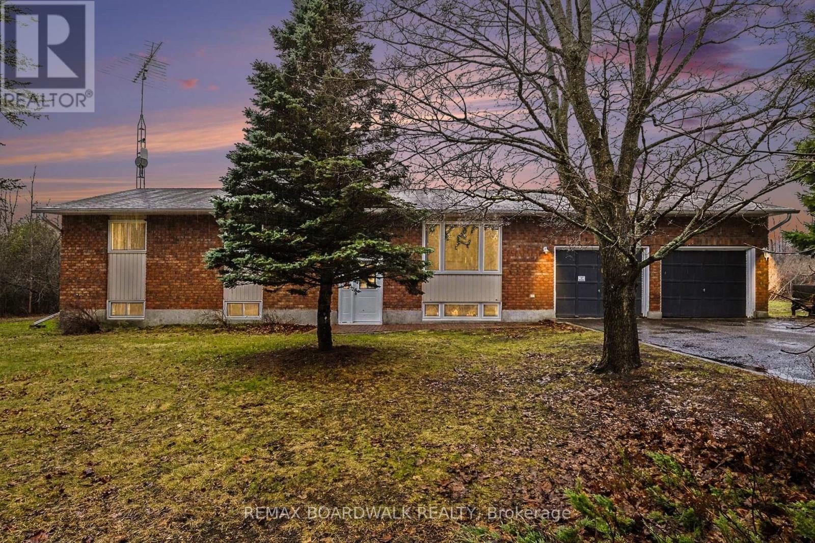 684 COUNTY ROAD 44 ROAD S - 31