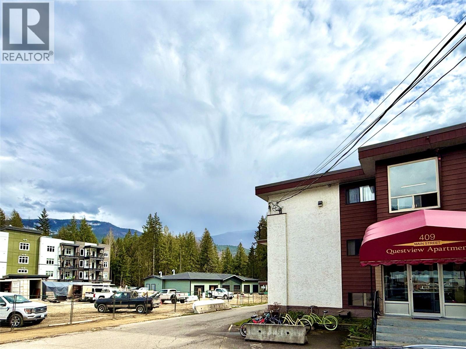 206 409 Main Street, Sicamous