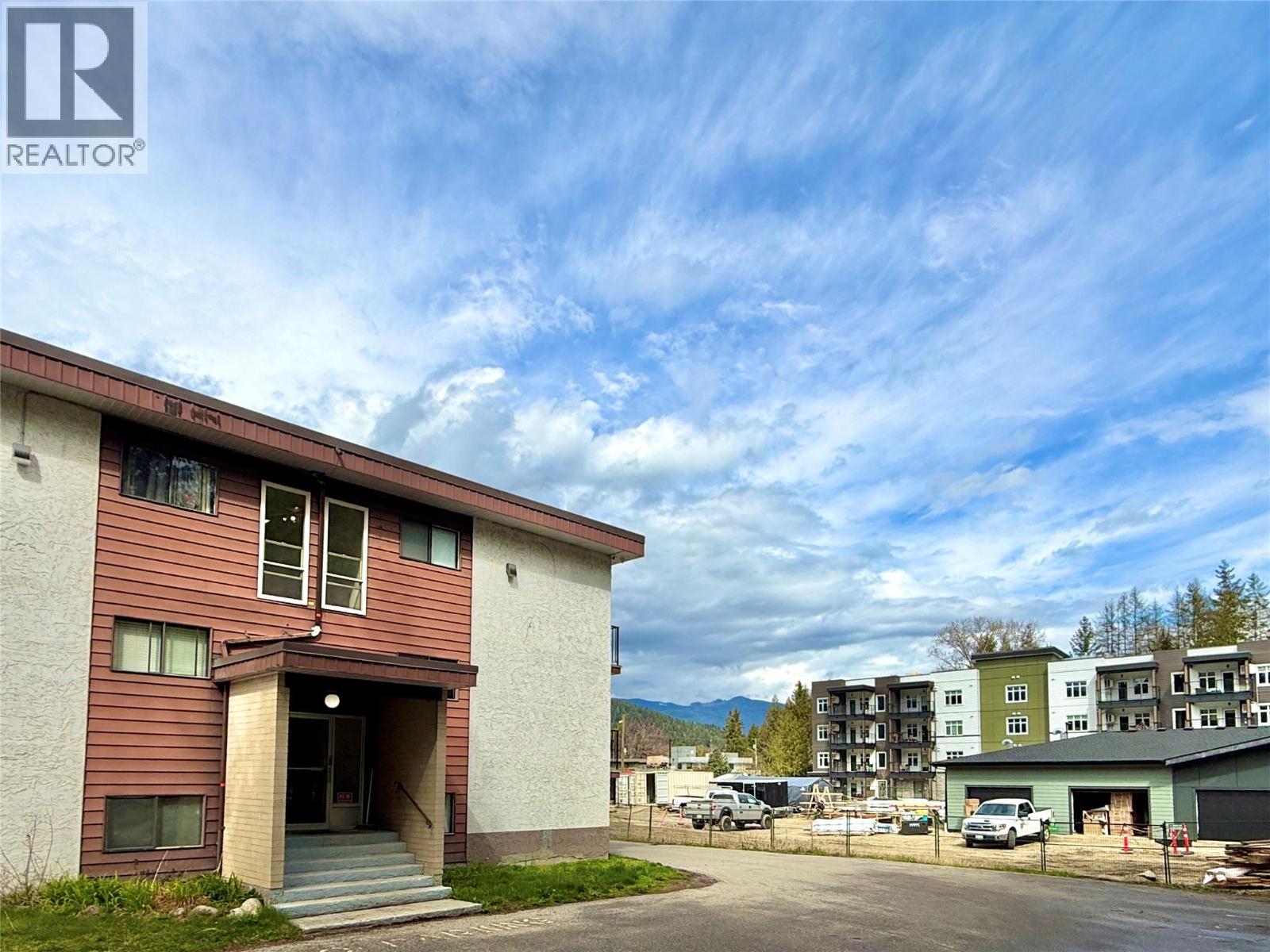 206 409 Main Street, Sicamous