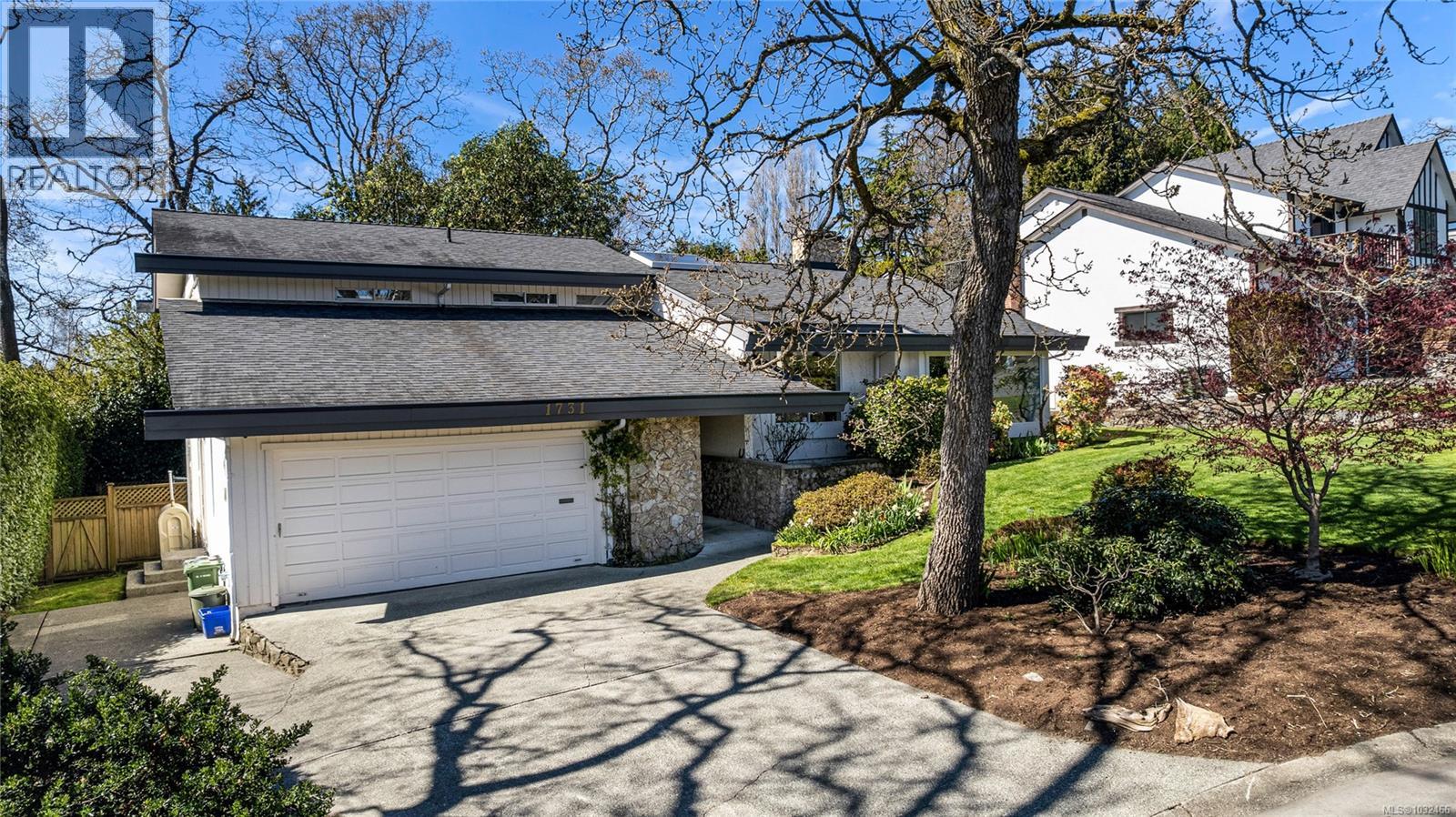  1731 Patly Place, Victoria