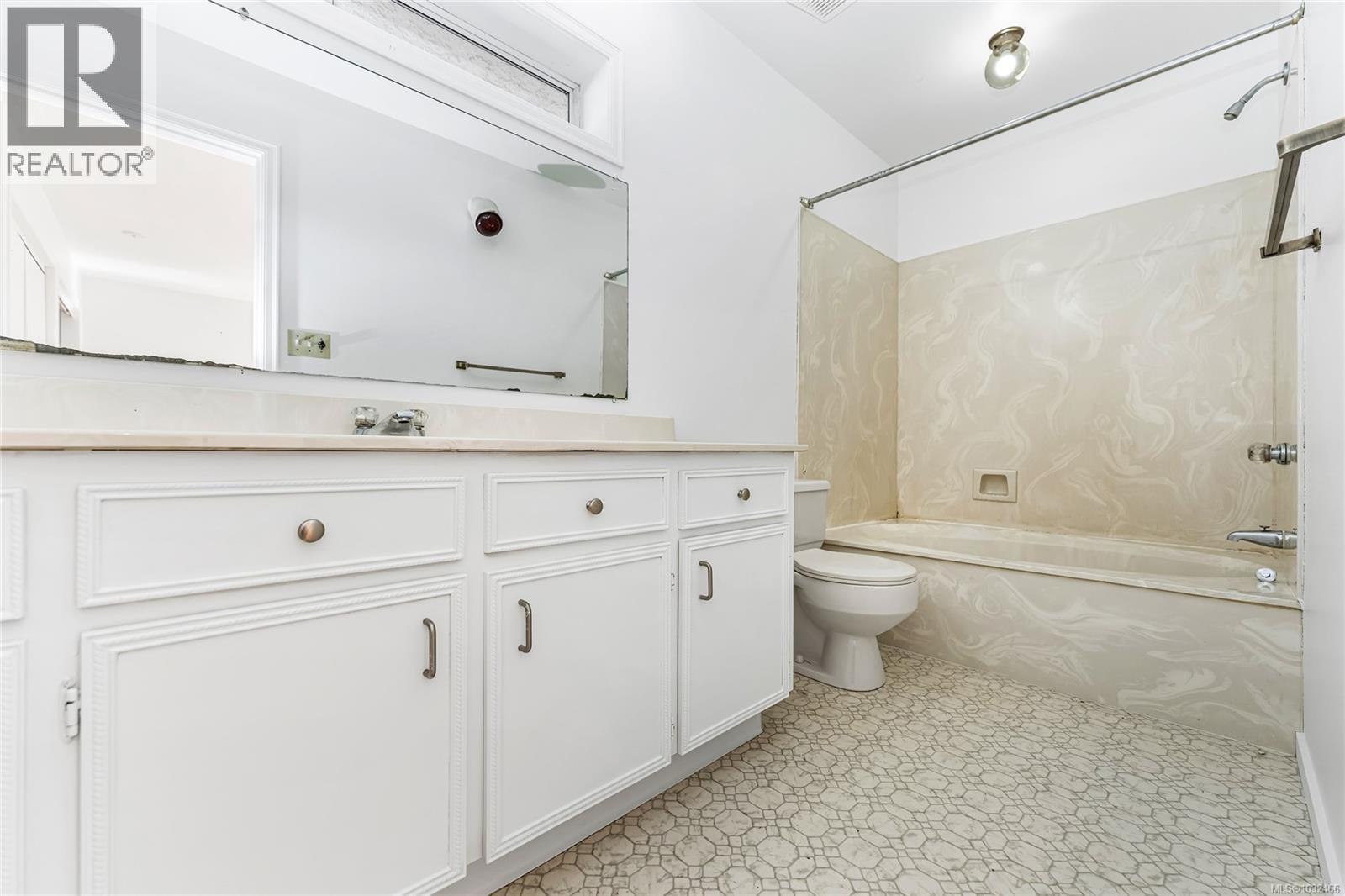  1731 Patly Place, Victoria