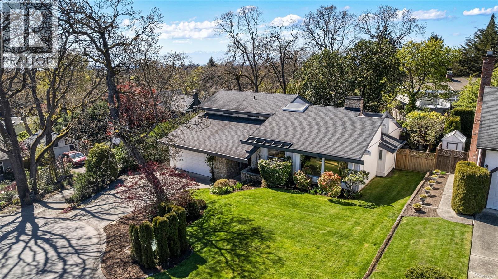  1731 Patly Place, Victoria