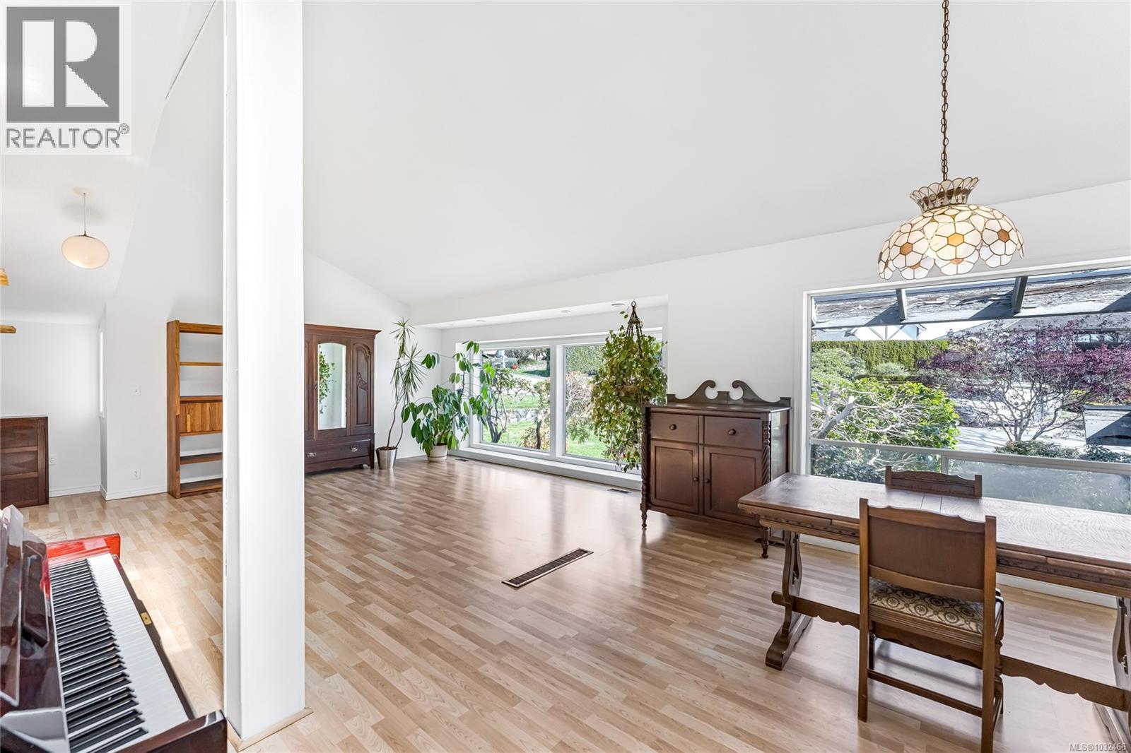  1731 Patly Place, Victoria