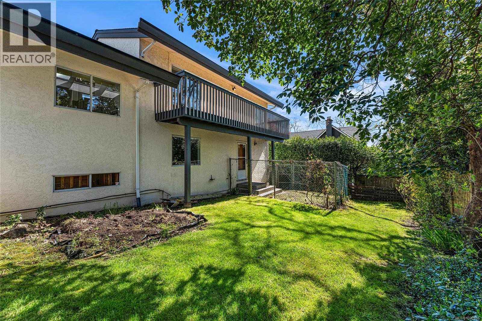  1731 Patly Place, Victoria