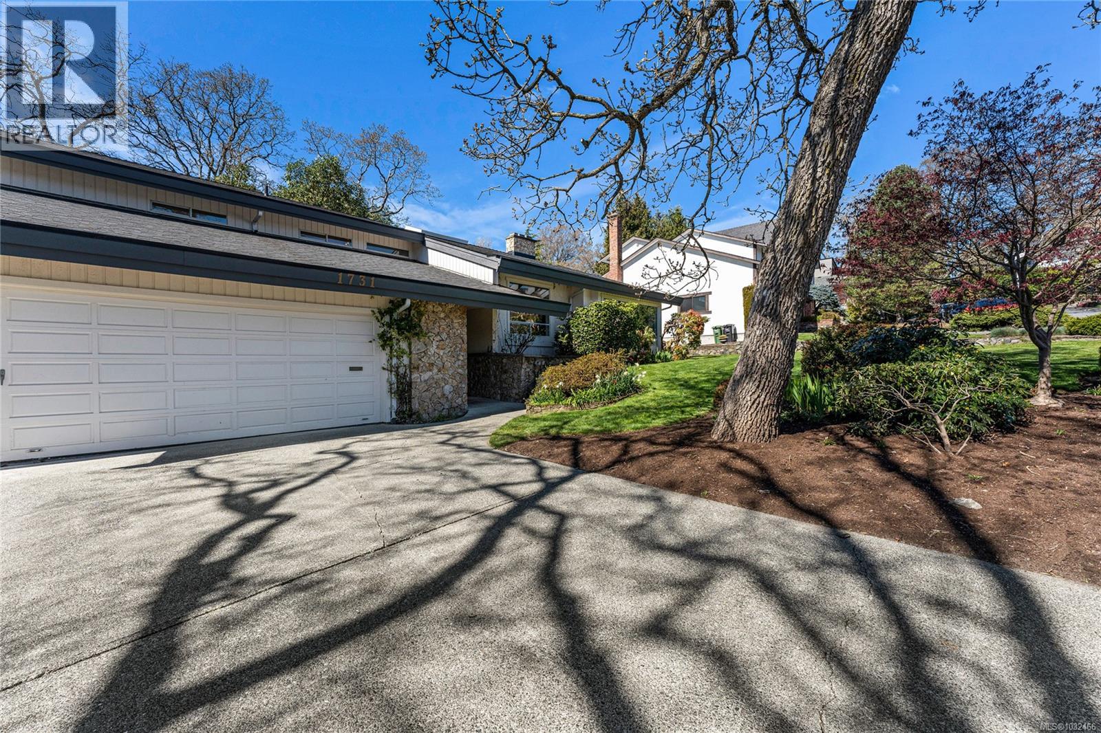  1731 Patly Place, Victoria