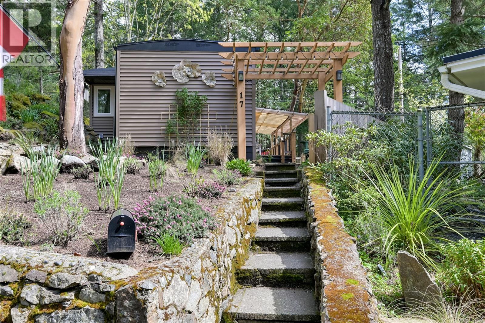 17 2500 Florence Lake Road, Langford